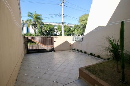 Quintal de casa para alugar com 2 quartos, 117m² em Bacacheri, Curitiba