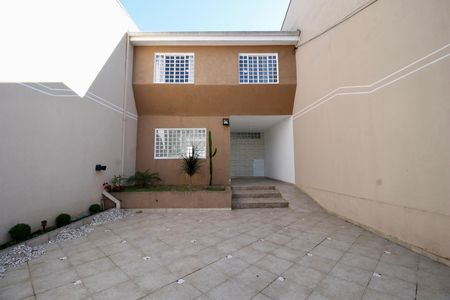 Fachada de casa para alugar com 2 quartos, 117m² em Bacacheri, Curitiba
