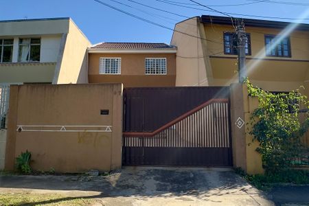 Casa para alugar com 117m², 3 quartos e 3 vagas Casa para alugar com 117m², 3 quartos e 3 vagasFachada