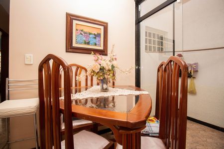 Casa à venda com 195m², 5 quartos e 2 vagasSala 1