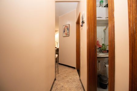 Casa à venda com 195m², 5 quartos e 2 vagasCorredor