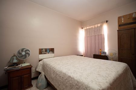 Casa à venda com 195m², 5 quartos e 2 vagasQuarto 3