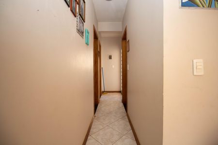 Casa à venda com 195m², 5 quartos e 2 vagasCorredor