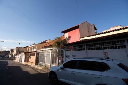 Casa à venda com 195m², 5 quartos e 2 vagasFachada