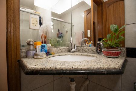 Casa à venda com 195m², 5 quartos e 2 vagasBanheiro Social