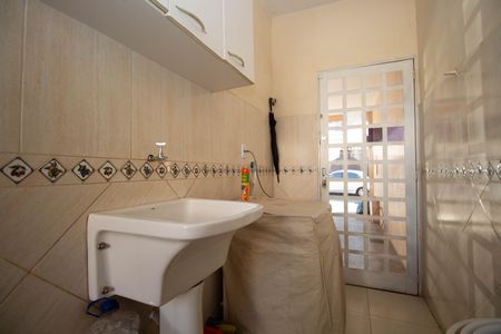 Casa à venda com 195m², 5 quartos e 2 vagasÁrea de Serviço
