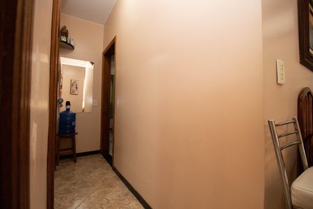 Casa à venda com 195m², 5 quartos e 2 vagasCorredor