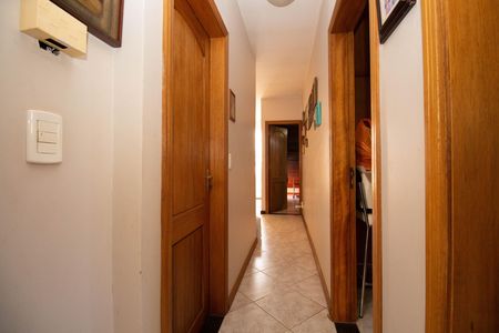 Casa à venda com 195m², 5 quartos e 2 vagasCorredor