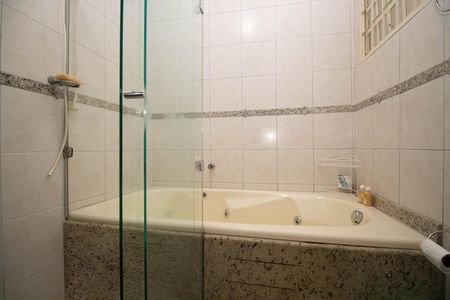 Casa à venda com 195m², 5 quartos e 2 vagasBanheiro da Suíte Master