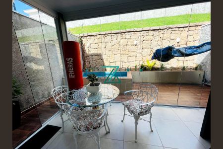 Casa de condomínio à venda com 110m², 2 quartos e 2 vagas