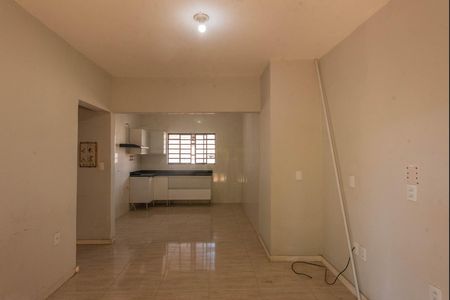 Casa para alugar com 100m², 2 quartos e 1 vagaSala