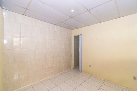 Sala de casa de condomínio para alugar com 1 quarto, 45m² em Irajá, Rio de Janeiro