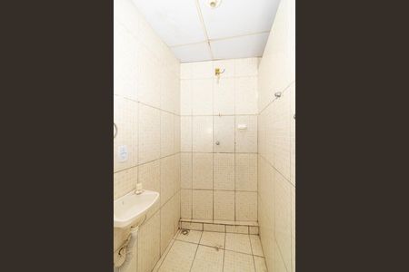 Banheiro de casa de condomínio para alugar com 1 quarto, 45m² em Irajá, Rio de Janeiro