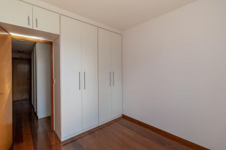 Apartamento à venda com 427m², 4 quartos e 4 vagas Apartamento à venda com 427m², 4 quartos e 4 vagasQuarto 3