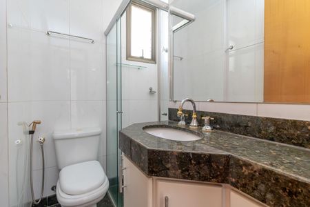 Apartamento à venda com 427m², 4 quartos e 4 vagas Apartamento à venda com 427m², 4 quartos e 4 vagasBanheiro da Suíte 2