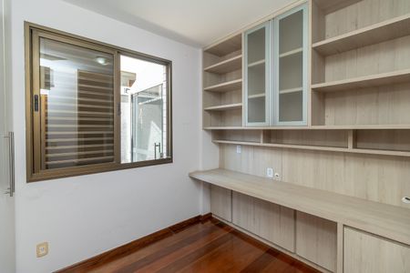 Apartamento à venda com 427m², 4 quartos e 4 vagas Apartamento à venda com 427m², 4 quartos e 4 vagasQuarto 1