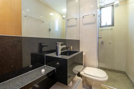 Apartamento à venda com 427m², 4 quartos e 4 vagas Apartamento à venda com 427m², 4 quartos e 4 vagasBanheiro Social