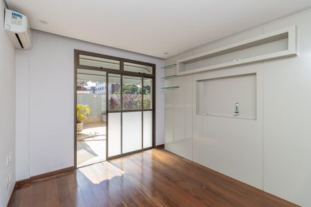 Apartamento à venda com 427m², 4 quartos e 4 vagas Apartamento à venda com 427m², 4 quartos e 4 vagasQuarto 4