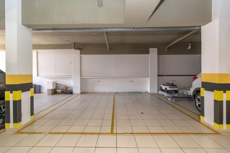 Apartamento à venda com 427m², 4 quartos e 4 vagas Apartamento à venda com 427m², 4 quartos e 4 vagasGaragem
