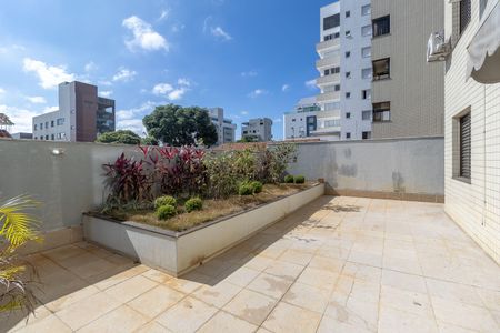 Apartamento à venda com 427m², 4 quartos e 4 vagas Apartamento à venda com 427m², 4 quartos e 4 vagasVaranda