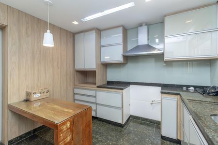 Apartamento à venda com 427m², 4 quartos e 4 vagas Apartamento à venda com 427m², 4 quartos e 4 vagasCozinha