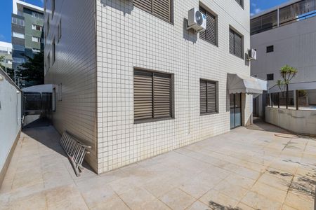 Apartamento à venda com 427m², 4 quartos e 4 vagas Apartamento à venda com 427m², 4 quartos e 4 vagasVaranda