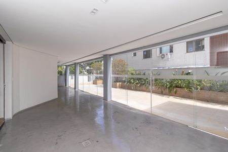 Apartamento à venda com 427m², 4 quartos e 4 vagas Apartamento à venda com 427m², 4 quartos e 4 vagasVaranda