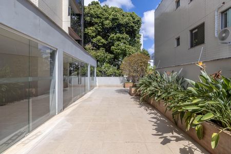 Apartamento à venda com 427m², 4 quartos e 4 vagas Apartamento à venda com 427m², 4 quartos e 4 vagasVaranda