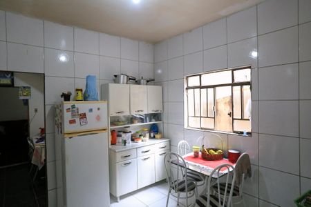 Cozinha de casa à venda com 2 quartos, 120m² em Pirajá, Belo Horizonte