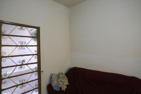 Sala de TV de casa à venda com 2 quartos, 120m² em Pirajá, Belo Horizonte