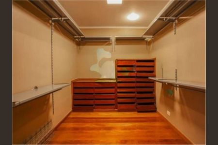 Casa à venda com 4 quartos, 432m² em Vila Madalena, São Paulo