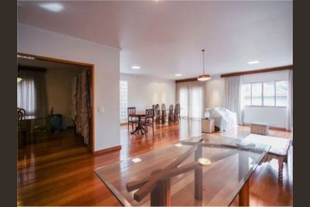 Casa à venda com 4 quartos, 432m² em Vila Madalena, São Paulo