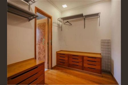 Casa à venda com 4 quartos, 432m² em Vila Madalena, São Paulo