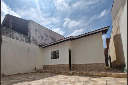 Casa à venda com 175m², 2 quartos e 2 vagas Casa à venda com 175m², 2 quartos e 2 vagasFoto 01