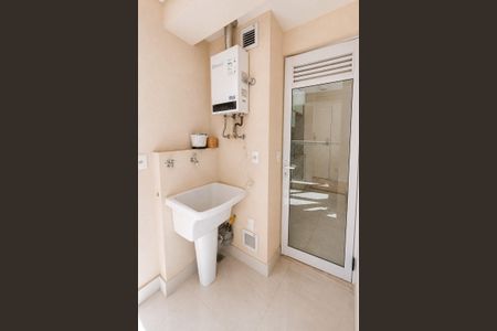 Apartamento à venda com 35m², 1 quarto e 1 vaga Apartamento à venda com 35m², 1 quarto e 1 vagaVaranda