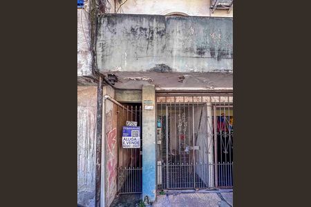 Casa à venda com 88m², 3 quartos e sem vaga Casa à venda com 88m², 3 quartos e sem vagaFachada