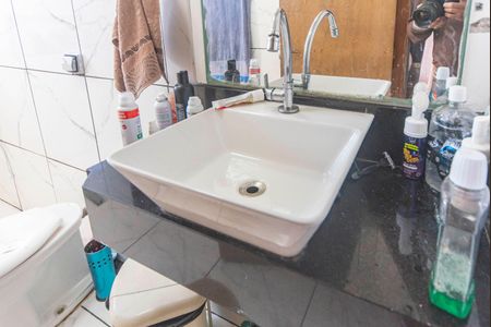 Casa à venda com 88m², 3 quartos e sem vaga Casa à venda com 88m², 3 quartos e sem vagaBanheiro