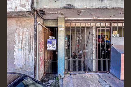 Casa à venda com 88m², 3 quartos e sem vaga Casa à venda com 88m², 3 quartos e sem vagaFachada