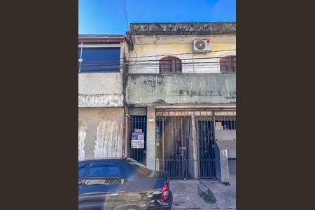 Casa à venda com 88m², 3 quartos e sem vaga Casa à venda com 88m², 3 quartos e sem vagaFachada