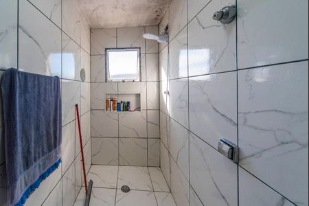 Casa à venda com 88m², 3 quartos e sem vaga Casa à venda com 88m², 3 quartos e sem vagaBanheiro
