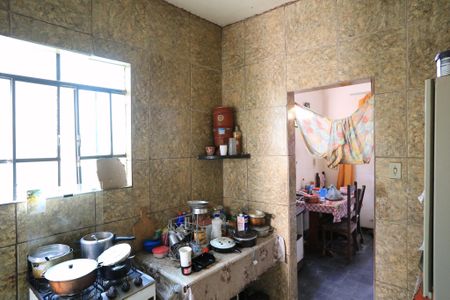 Cozinha de casa à venda com 2 quartos, 120m² em Pirajá, Belo Horizonte