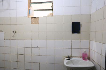 Banheiro de casa à venda com 2 quartos, 120m² em Pirajá, Belo Horizonte