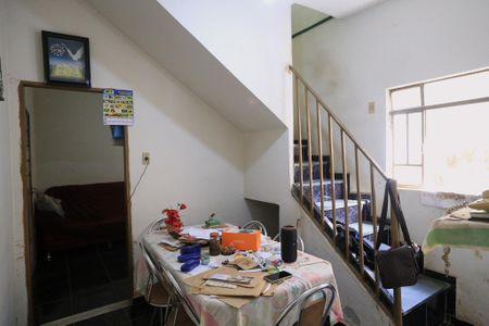 Sala de casa à venda com 2 quartos, 120m² em Pirajá, Belo Horizonte