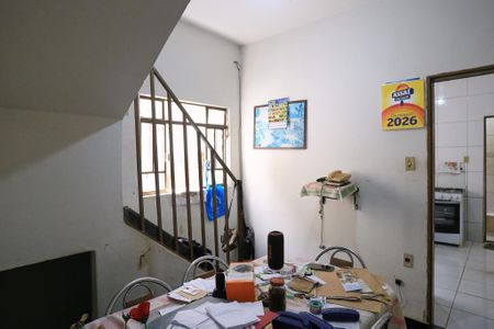 Sala de casa à venda com 2 quartos, 120m² em Pirajá, Belo Horizonte