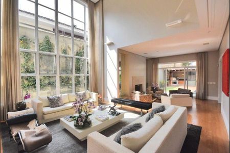 Casa à venda com 3 quartos, 400m² em Fazenda Morumbi, São Paulo