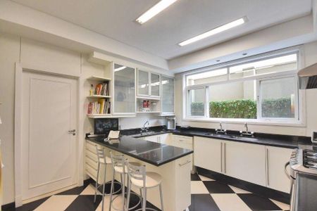 Casa à venda com 3 quartos, 400m² em Fazenda Morumbi, São Paulo