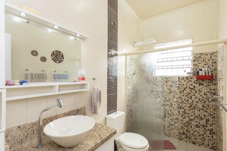 Casa à venda com 135m², 3 quartos e 3 vagasBanheiro 2
