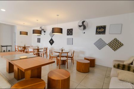 Apartamento à venda com 72m², 3 quartos e 1 vaga Apartamento à venda com 72m², 3 quartos e 1 vagaÁrea comum - Salão de festas