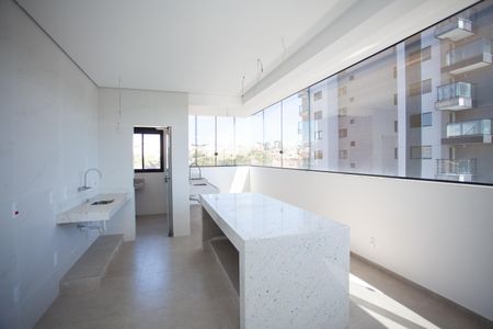 Apartamento para alugar com 135m², 3 quartos e 3 vagas Apartamento para alugar com 135m², 3 quartos e 3 vagasCozinha e Área de Serviço
