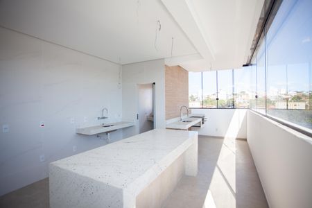 Apartamento para alugar com 135m², 3 quartos e 3 vagas Apartamento para alugar com 135m², 3 quartos e 3 vagasCozinha e Área de Serviço